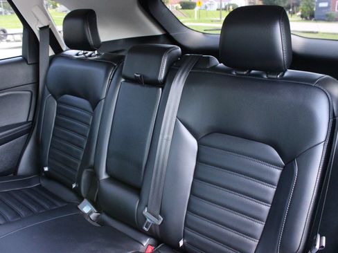 Used 2019 Ford Edge SEL w/ Equipment Group 201A FWD image 15