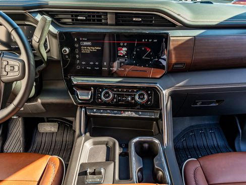 Used 2026 GMC Sierra 2500 Denali Ultimate w/ Max Trailering Package image 25