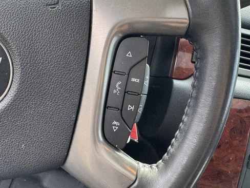 Used 2012 Chevrolet Suburban LT image 22