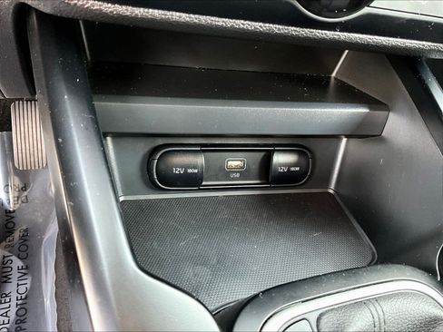 Used 2025 Kia Soul LX FWD image 15