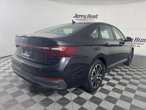 Used 2025 Volkswagen Jetta Sport FWD image 7