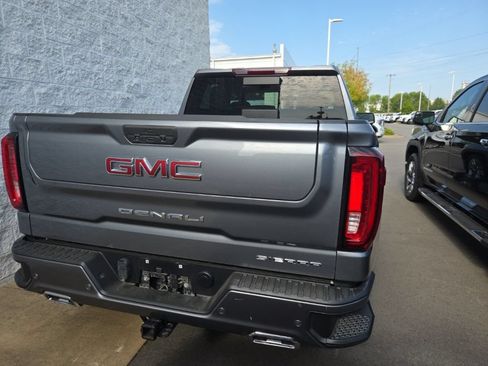Used 2022 GMC Sierra 1500 Denali w/ Denali Premium Package AWD/4WD image 8