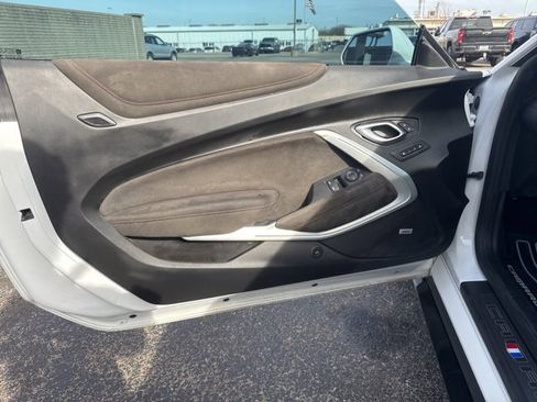 Used 2019 Chevrolet Camaro ZL1 image 9