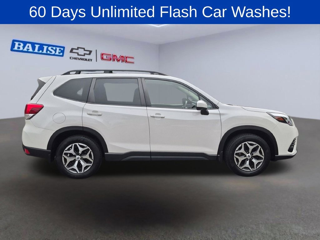 Used 2023 Subaru Forester Premium AWD/4WD image 3