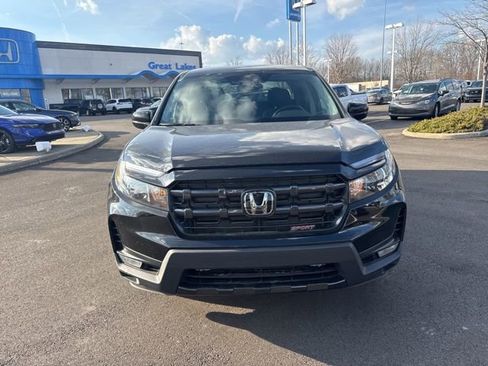 Used 2025 Honda Ridgeline Sport image 3