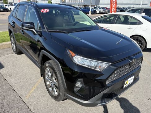 Used 2020 Toyota RAV4 Limited AWD/4WD image 2