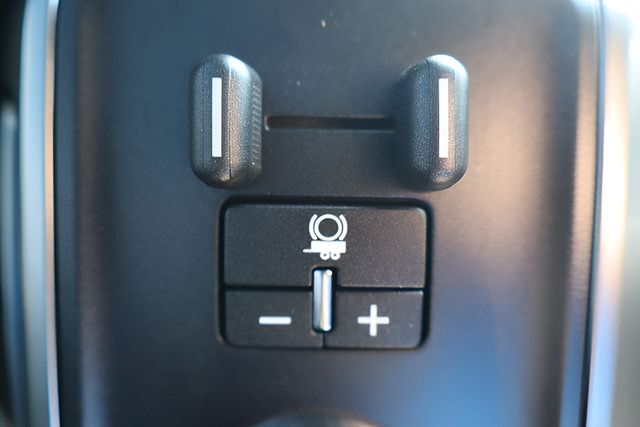 Used 2018 Chevrolet Silverado 1500 LTZ AWD/4WD image 24