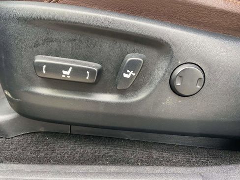 Used 2023 Toyota 4Runner Limited image 16