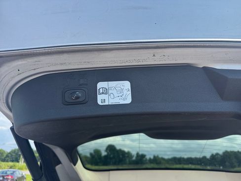 Certified 2017 Ford Escape Titanium AWD/4WD image 17