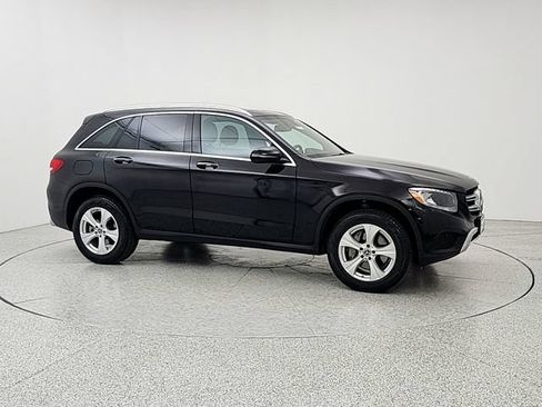 Used 2018 Mercedes-Benz GLC 300 4MATIC image 3