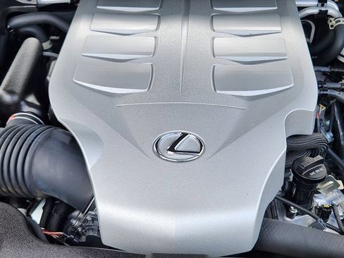 Used 2023 Lexus GX 460 Premium w/ Accessory Package AWD/4WD image 16