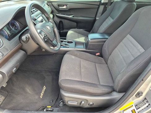 Used 2017 Toyota Camry LE FWD image 21