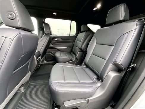 New 2026 Chevrolet Traverse LT w/ Sun and Wheel Package image 14