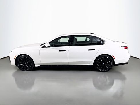 Used 2025 BMW i7 eDrive50 w/ M Sport Package image 6