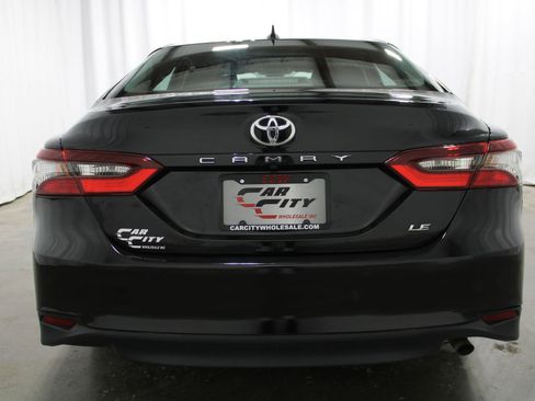 Used 2021 Toyota Camry LE FWD image 7