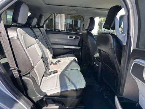 Used 2021 Ford Explorer XLT w/ Equipment Group 202A image 43