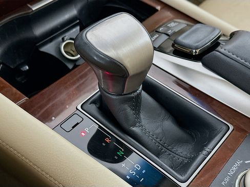 Used 2015 Lexus LS 460 image 25