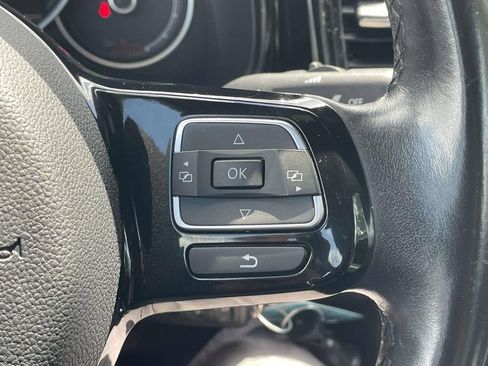 Used 2018 Volkswagen Beetle 2.0T S FWD image 21