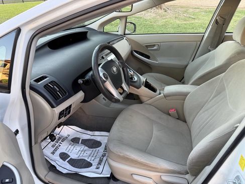 Used 2011 Toyota Prius Five image 11