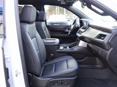 Certified 2024 Chevrolet Suburban Z71 w/ Luxury Package image 44