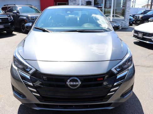 Used 2024 Nissan Versa SR FWD image 8