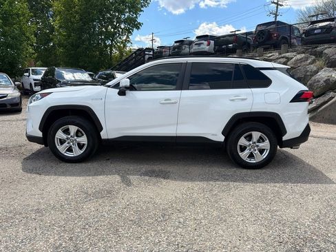 Used 2021 Toyota RAV4 XLE AWD/4WD image 3