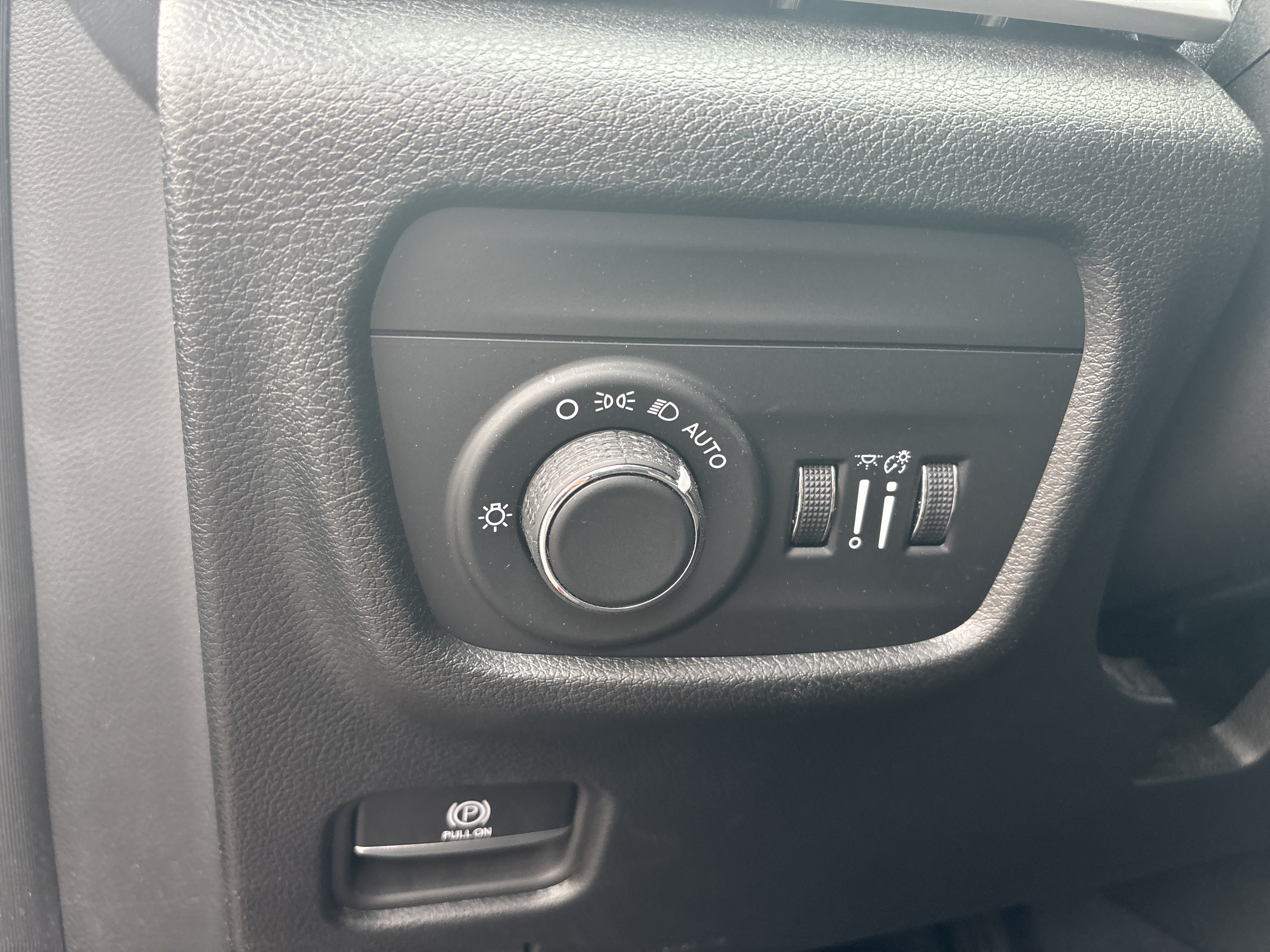 Used 2023 Jeep Grand Cherokee L Laredo AWD/4WD image 18