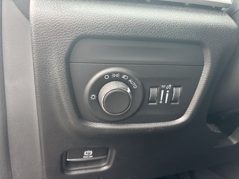 Used 2023 Jeep Grand Cherokee L Laredo AWD/4WD image 18