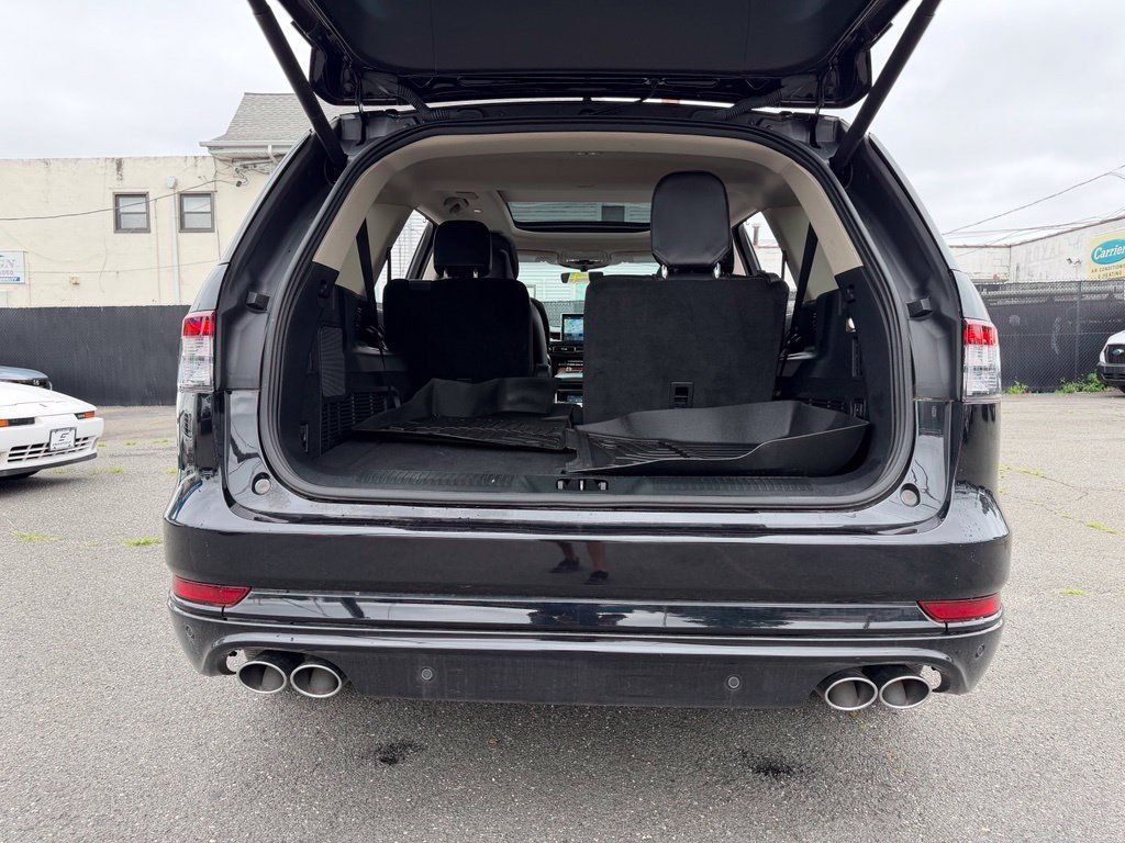 Used 2023 Lincoln Aviator Grand Touring w/ Equipment Group 301A AWD/4WD image 15