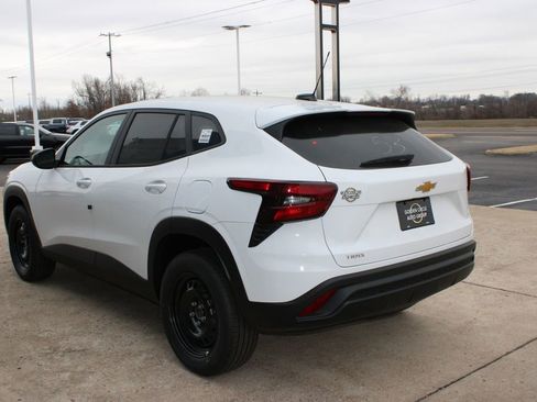 New 2026 Chevrolet Trax LS image 7