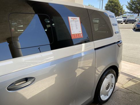Certified 2025 Volkswagen ID. Buzz 1st Edition RWD image 59