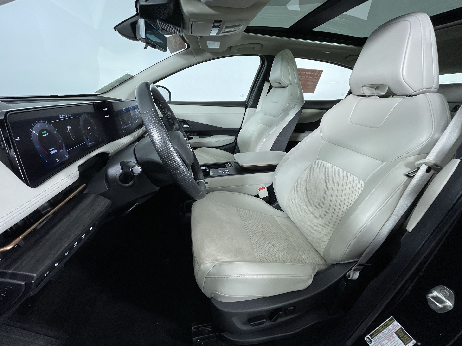 Certified 2024 Nissan Ariya AWD image 15