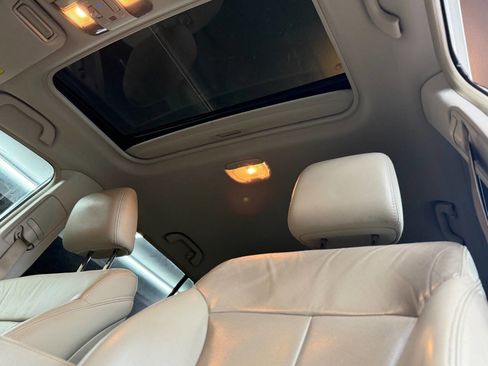 Used 2010 Subaru Outback 2.5i Limited image 15