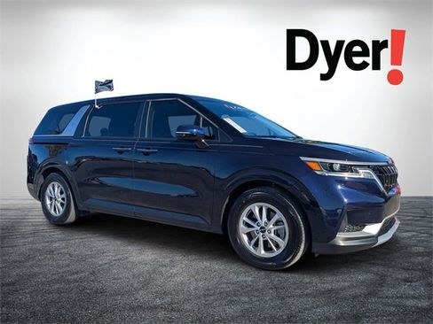Certified 2024 Kia Carnival LX image 1