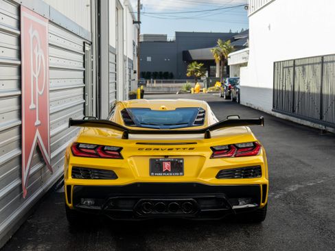 Used 2025 Chevrolet Corvette Z06 w/ Stealth Interior Trim Package image 46