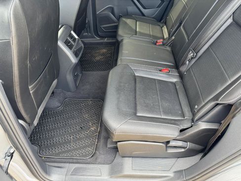 Used 2023 Volkswagen Atlas Cross Sport SE FWD image 22