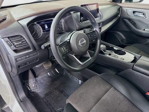 Used 2023 Nissan Rogue SV image 23