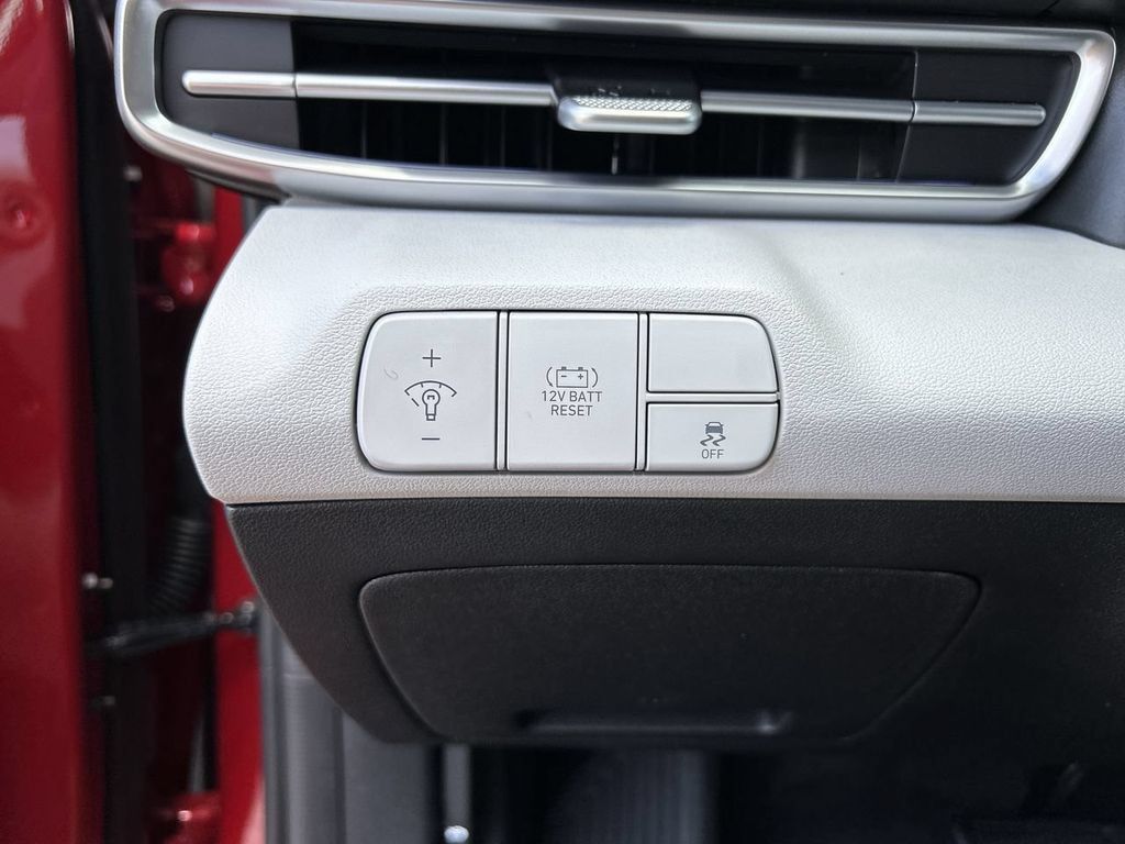 New 2025 Hyundai Elantra Limited FWD image 27