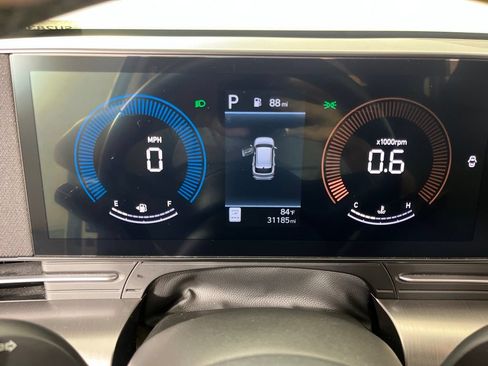 Used 2025 Hyundai Kona SEL AWD/4WD image 31
