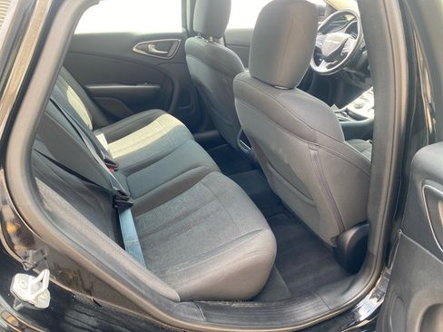 Used 2016 Chrysler 200 Limited w/ Convenience Group image 18