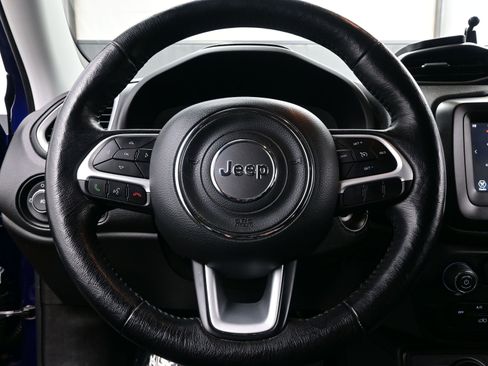 Used 2019 Jeep Renegade Latitude w/ Cold Weather Group image 24