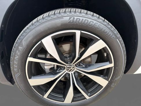 Used 2024 Volkswagen Atlas SEL Premium R-Line AWD/4WD image 8