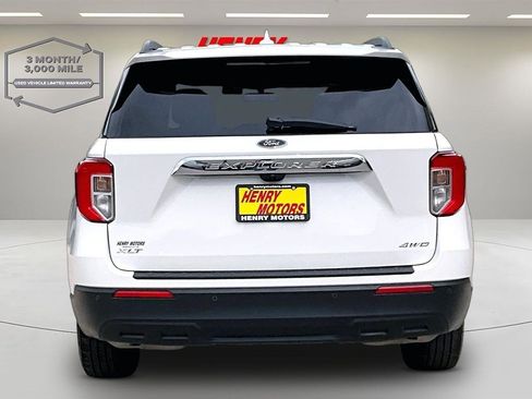 Used 2023 Ford Explorer XLT AWD/4WD image 6