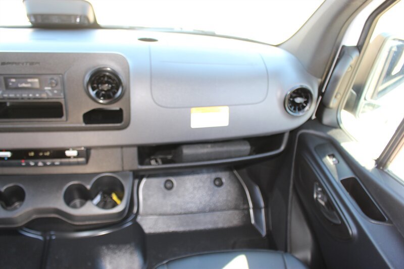 Used 2025 Mercedes-Benz Sprinter 2500 image 19