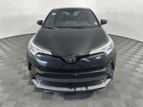 Used 2019 Toyota C-HR Limited FWD image 3