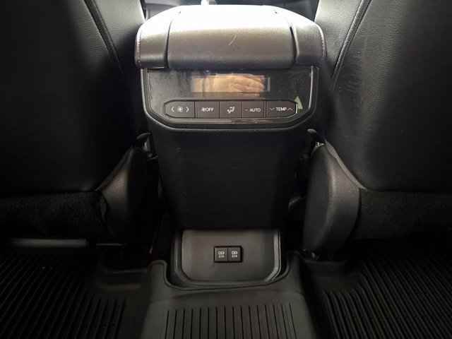 Used 2021 Toyota Highlander XSE AWD/4WD image 13