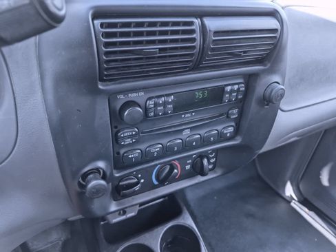 Used 2002 Ford Ranger 2WD Regular Cab image 25
