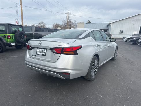 Used 2024 Nissan Altima 2.5 SV image 7