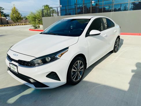 Used 2023 Kia Forte LXS FWD image 1