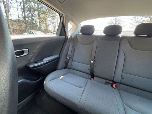 Used 2025 Kia K4 LXS image 40